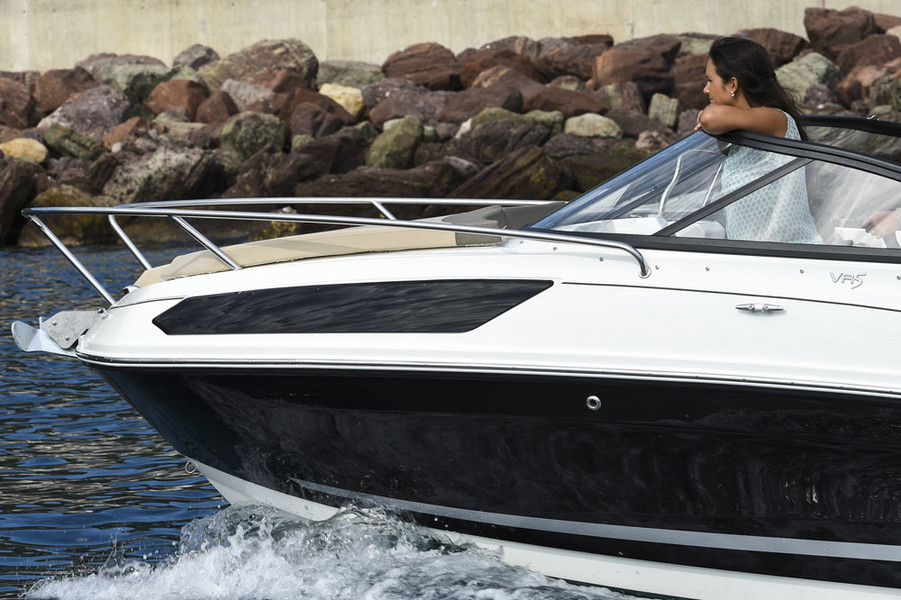 Bayliner VR5 Cuddy med Mercruiser sterndrive