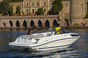 Bayliner VR5 Cuddy med Mercruiser sterndrive