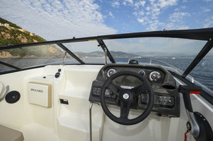 Bayliner VR5 Cuddy med Mercruiser sterndrive