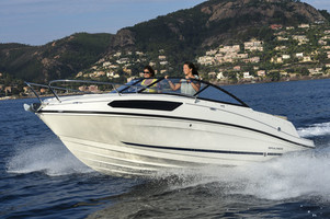 Bayliner VR5 Cuddy med Mercruiser sterndrive