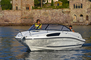 Bayliner VR5 Cuddy med Mercruiser sterndrive